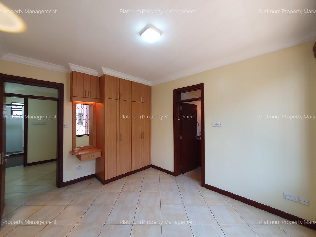 3 Bed Apartment with En Suite in Parklands - 13