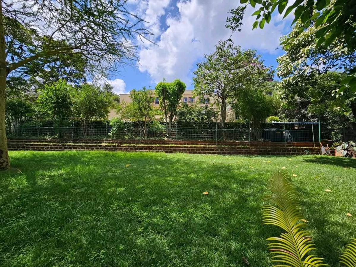 4 Bed House with En Suite in Runda - 2
