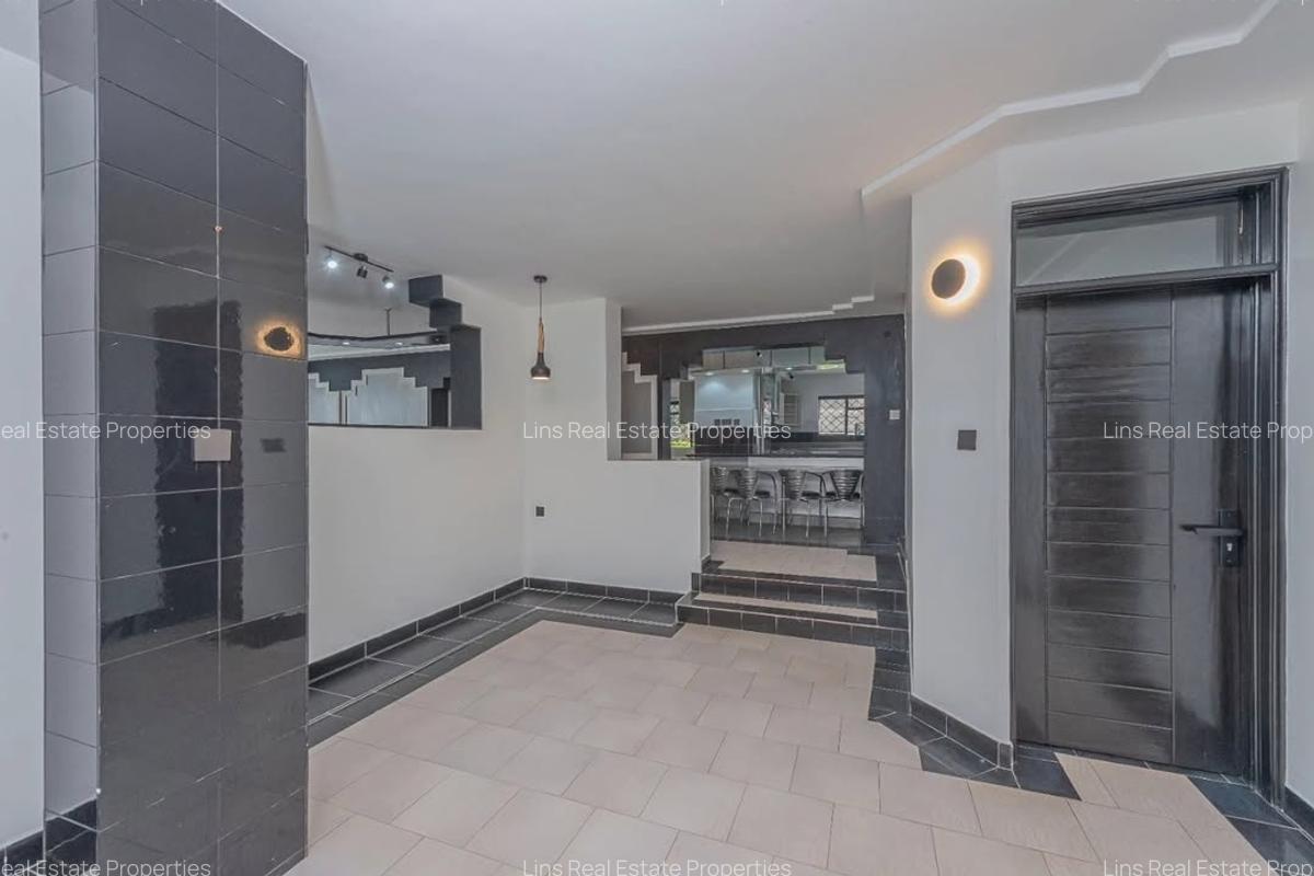 4 Bed House with En Suite in Runda - 8
