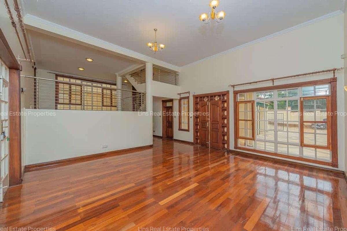 4 Bed Townhouse with En Suite in Kyuna - 3