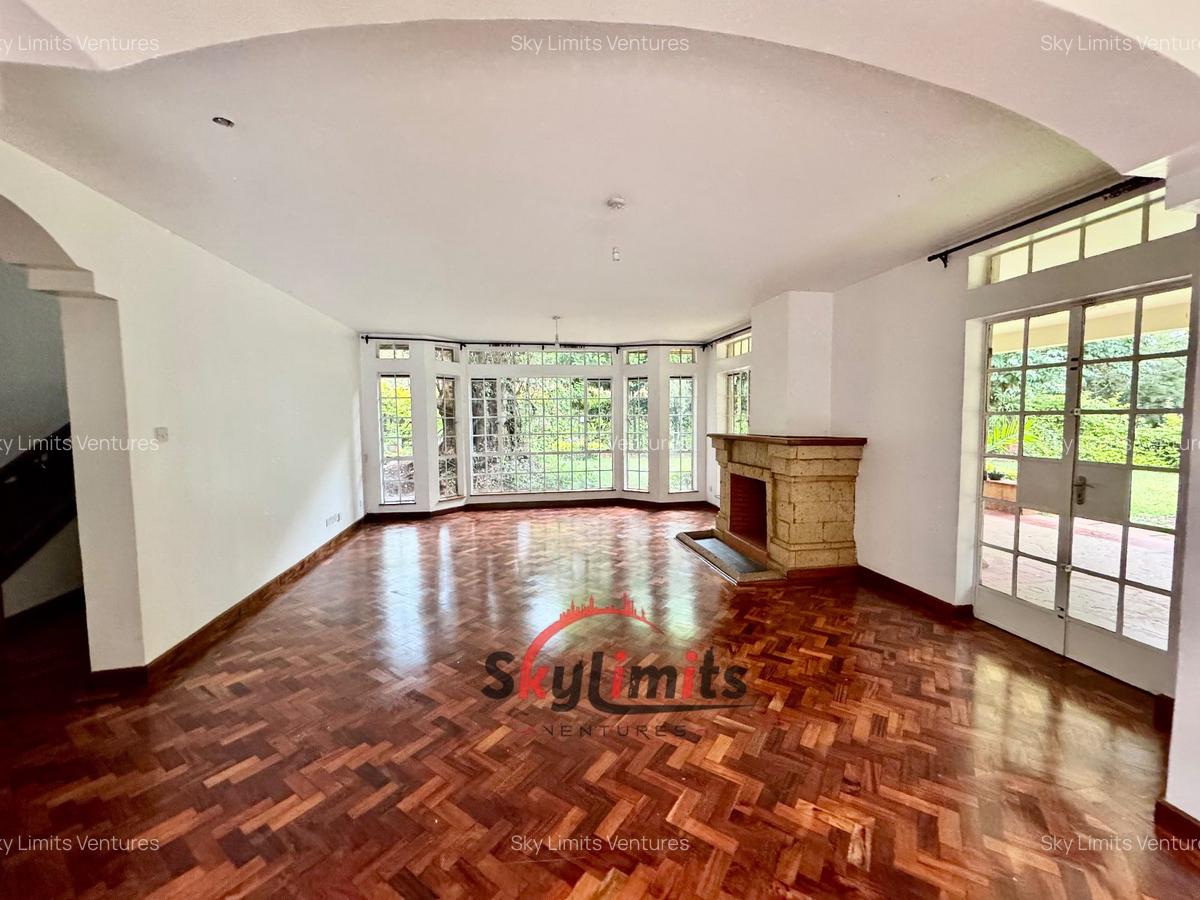 5 Bed Townhouse with En Suite in Rosslyn - 10