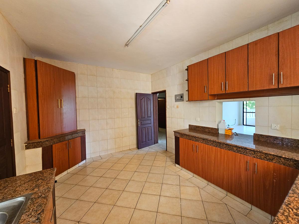 3 Bed Apartment with En Suite in Nyali Area - 4