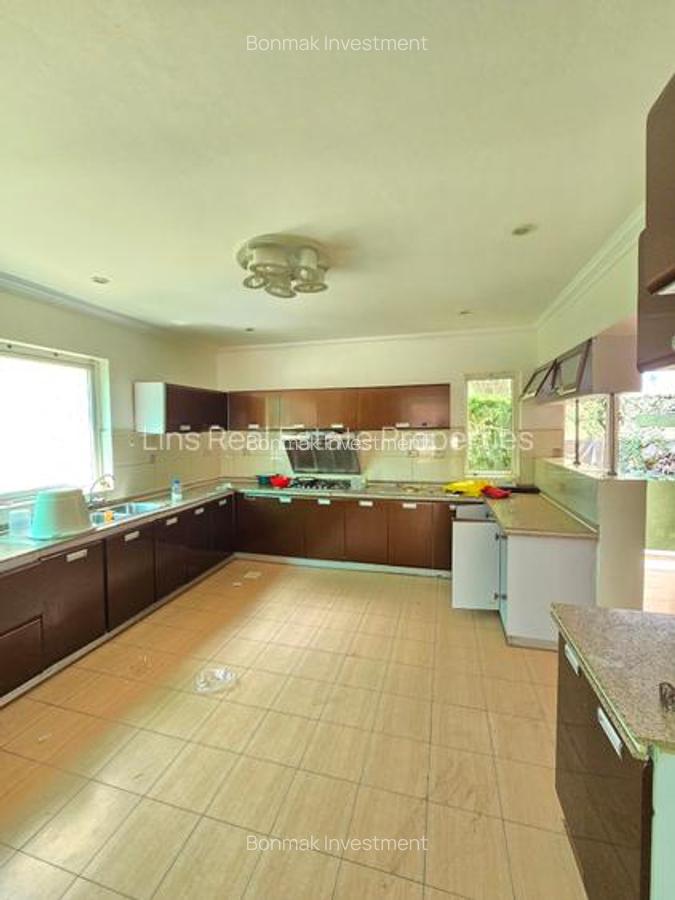 4 Bed Townhouse with En Suite at Riverside Drive. - 9