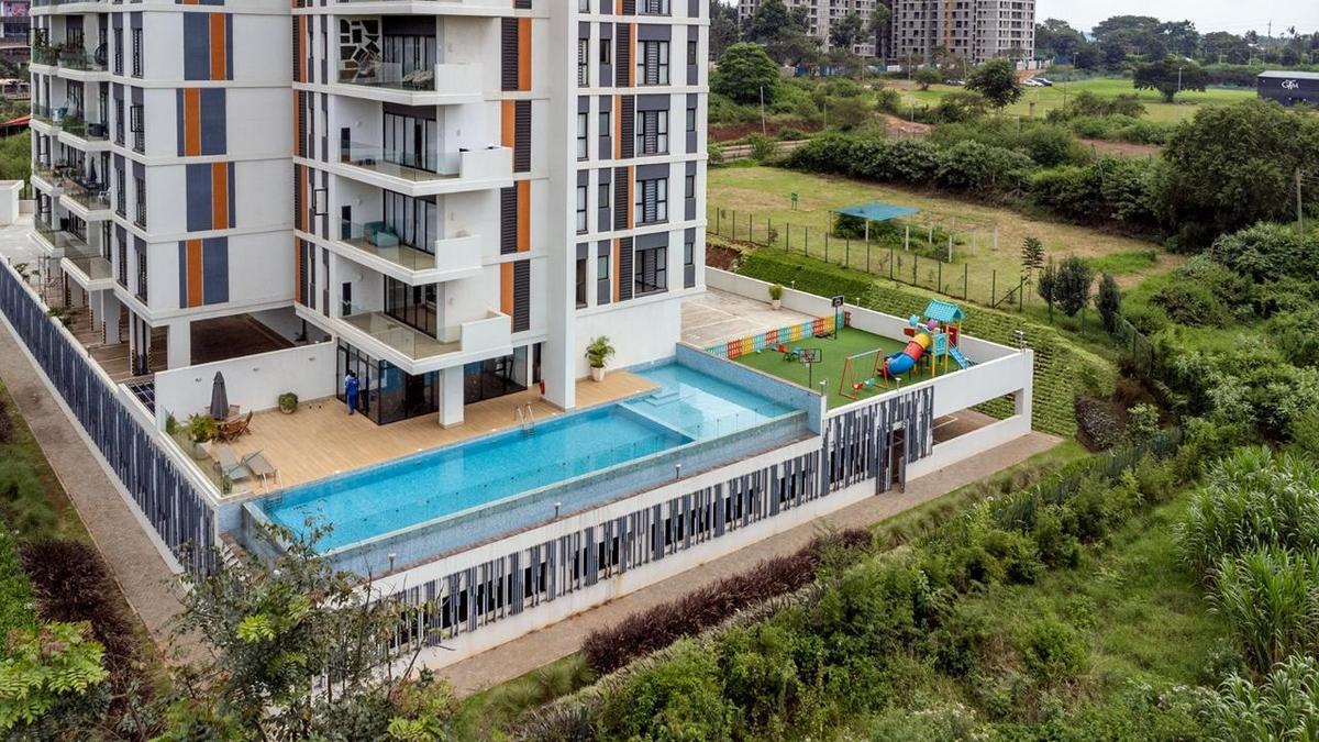 3 Bed Apartment with En Suite in Rosslyn - 2