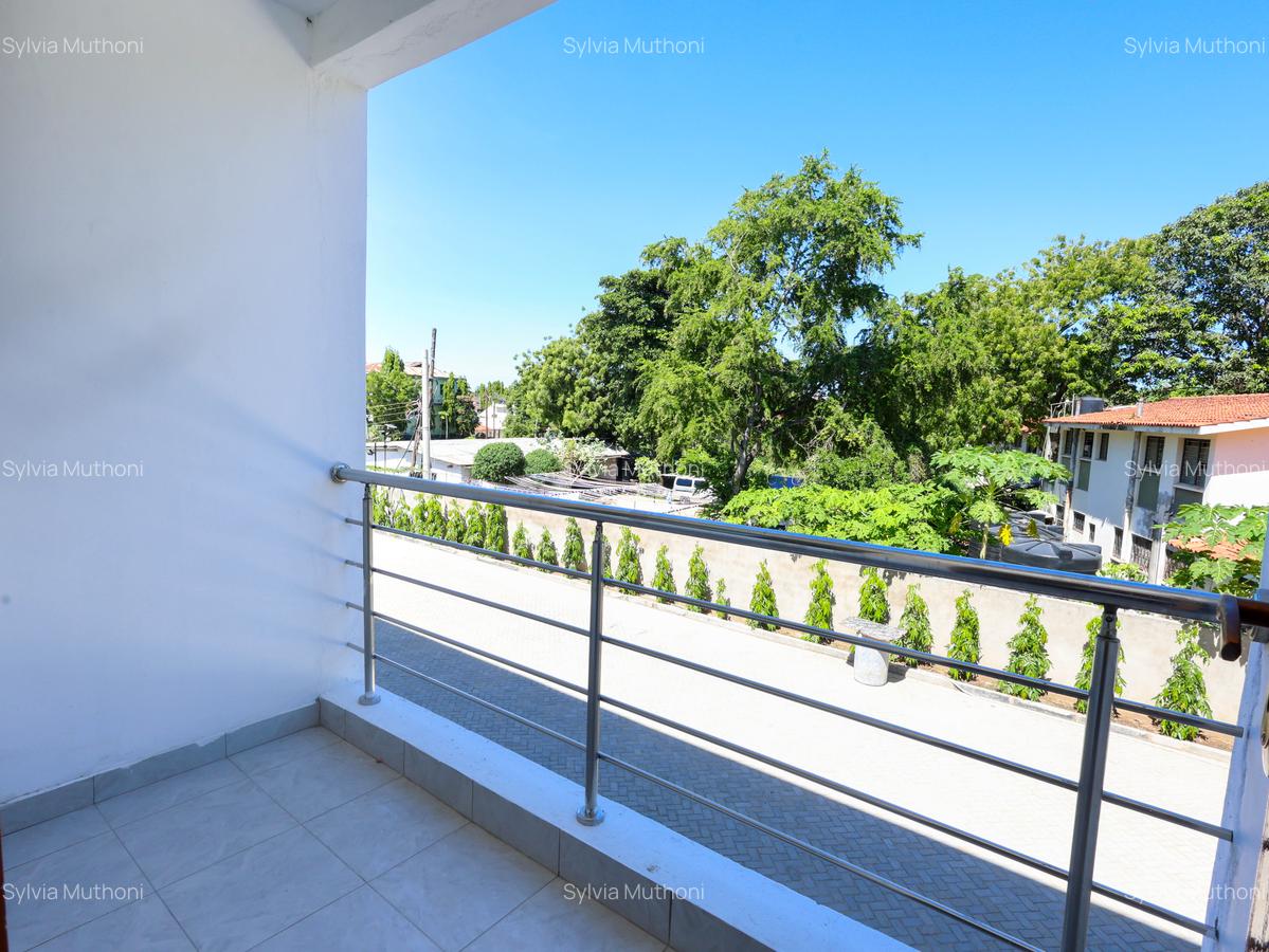 4 Bed Townhouse with En Suite at Twiga Road - 15