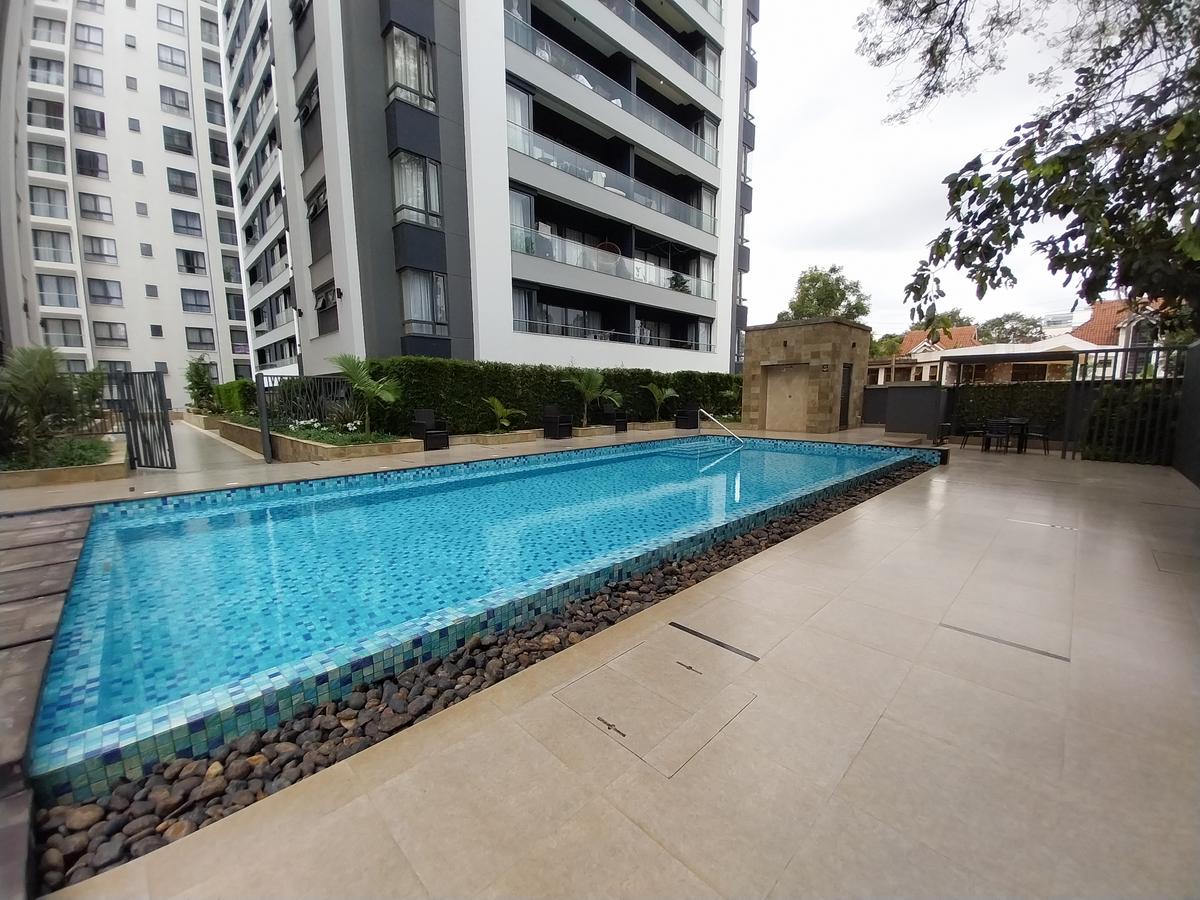 3 Bed Apartment with Swimming Pool at Riverside Square - 10