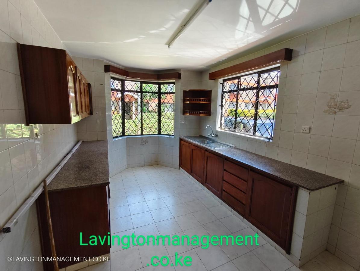 4 Bed Townhouse with En Suite at Lavington Green - 6