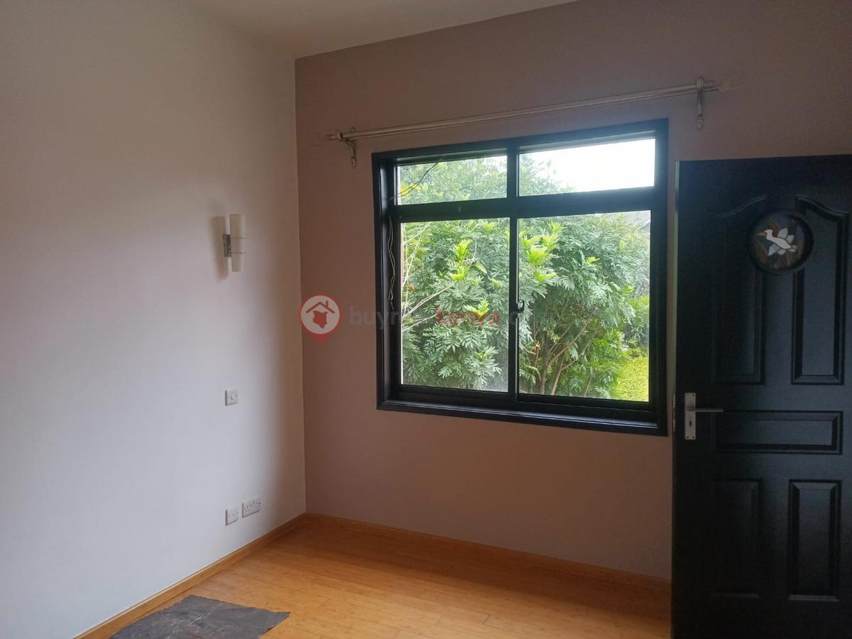 5 Bed Townhouse with En Suite at Lavington - 9