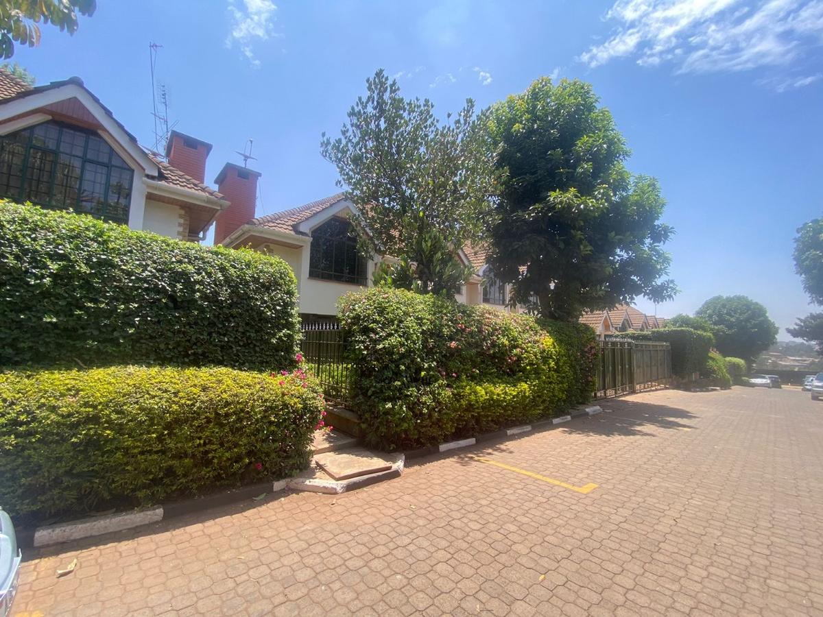 5 Bed Villa with En Suite in Lavington - 9