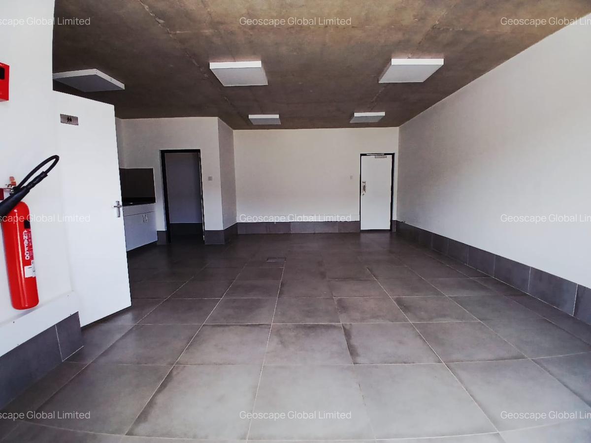 30,000 ft² Warehouse with Parking in Ruiru - 4