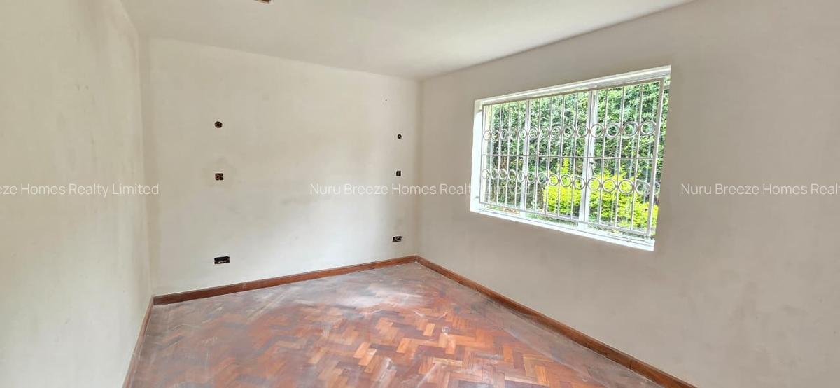 4 Bed House with En Suite in Runda - 18