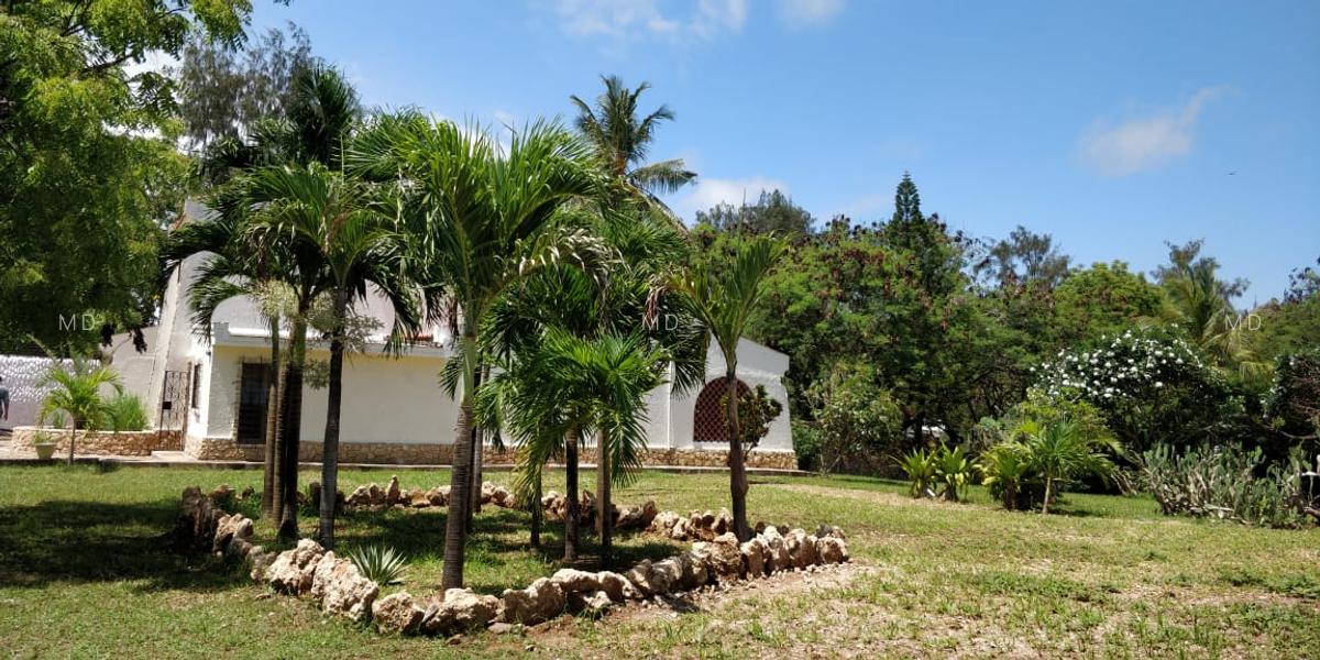 4 Bed House with Staff Quarters at Barracks Lane - 4