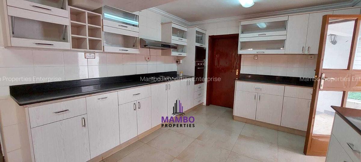 4 Bed House with En Suite at Daisy - 18