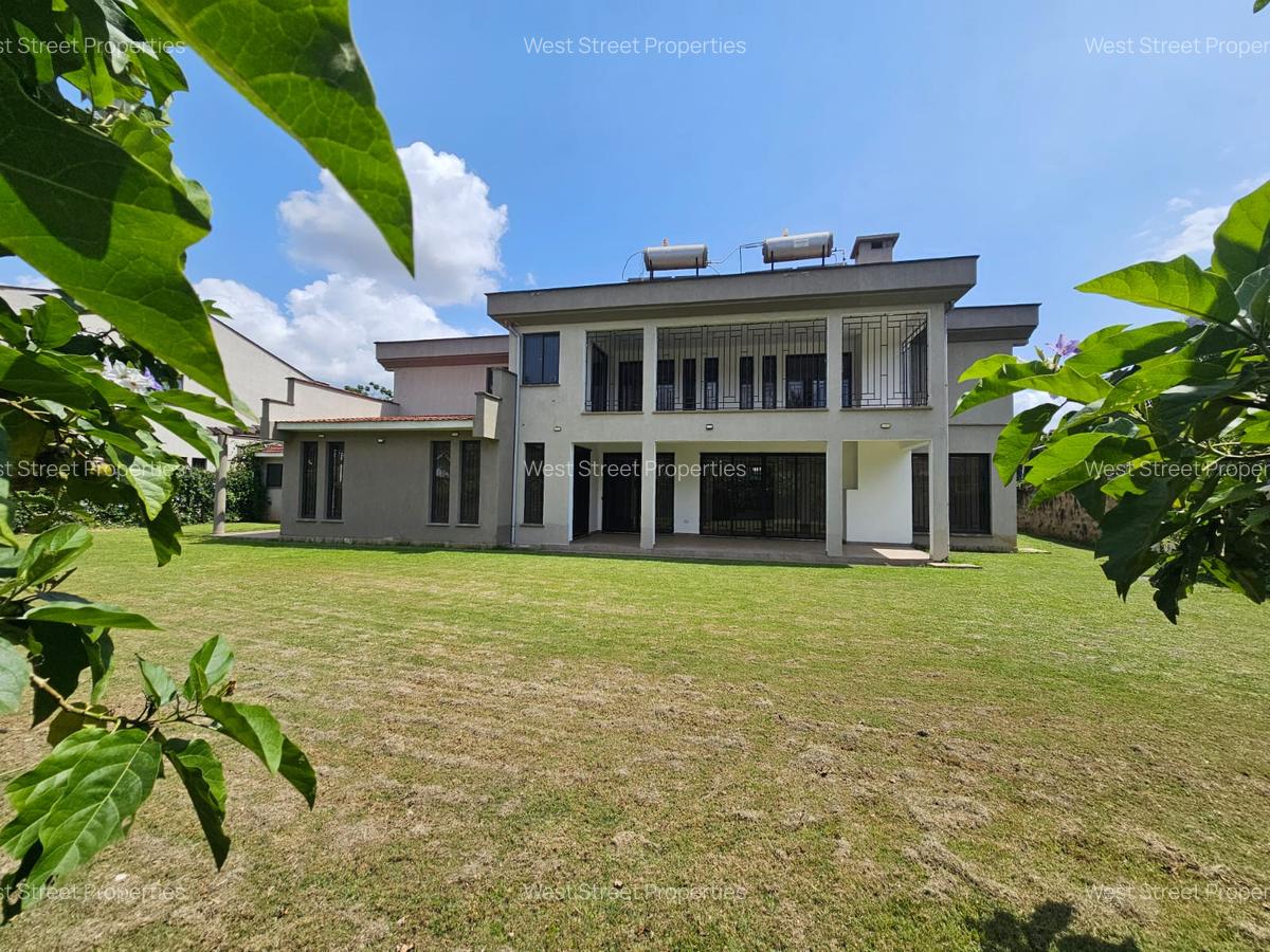 6 Bed Villa with En Suite at Lavington - 1