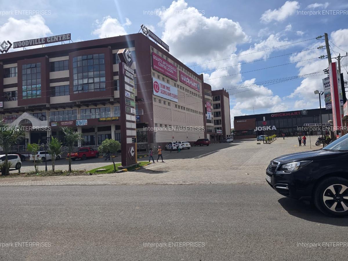 999 ft² Commercial Property with Lift at Joska - 7