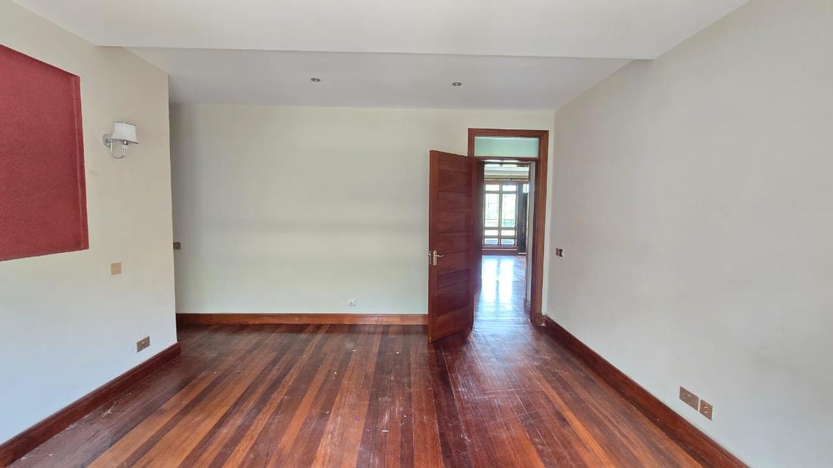 4 Bed House with En Suite in Runda - 15
