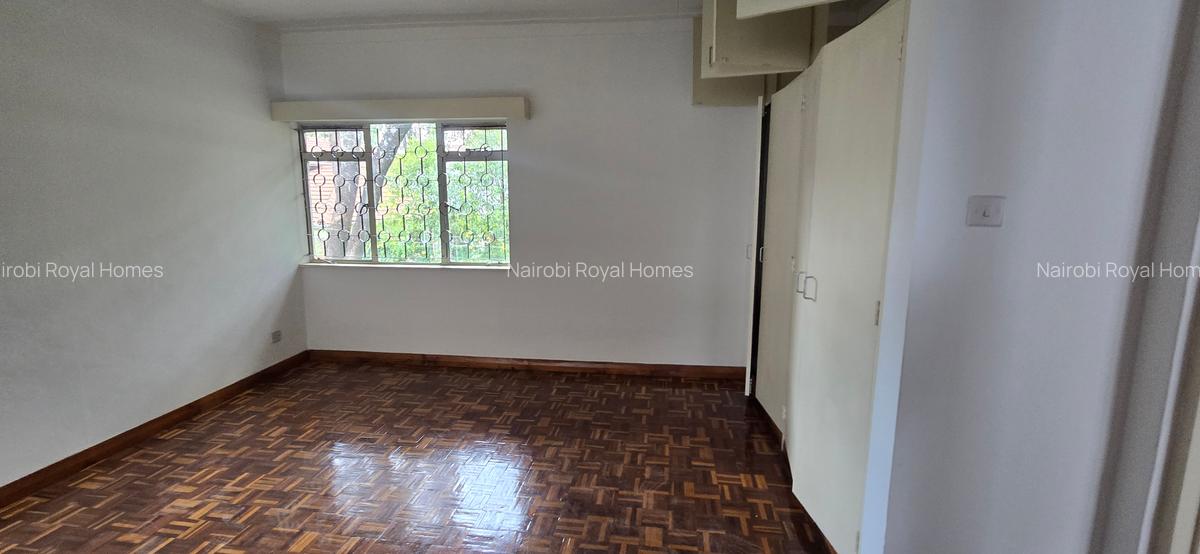 5 Bed Townhouse with En Suite at Lavington Green - 15