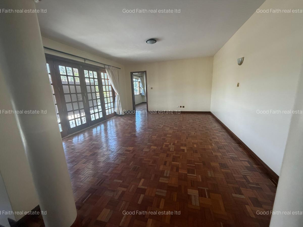 6 Bed House with En Suite in Runda - 11