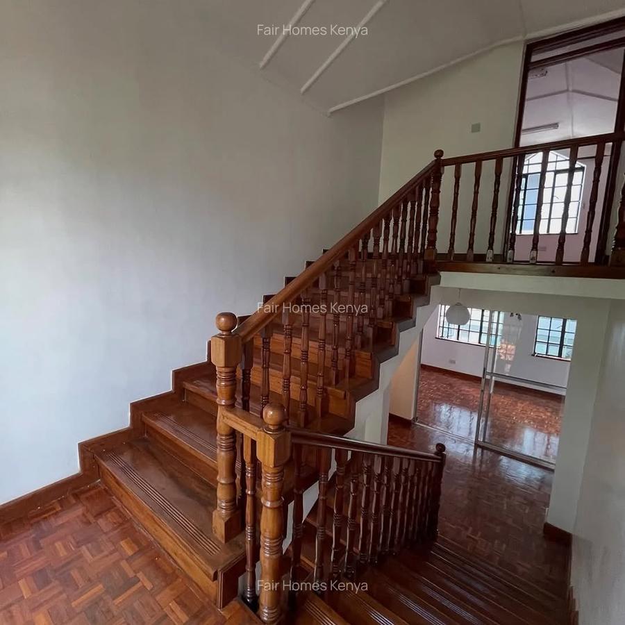 5 Bed Townhouse with En Suite at Lavington Green - 5