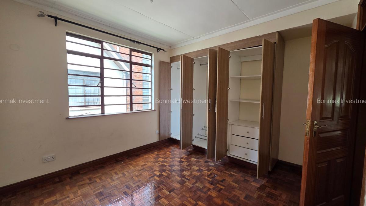 4 Bed Townhouse with En Suite at Lavington Green - 18