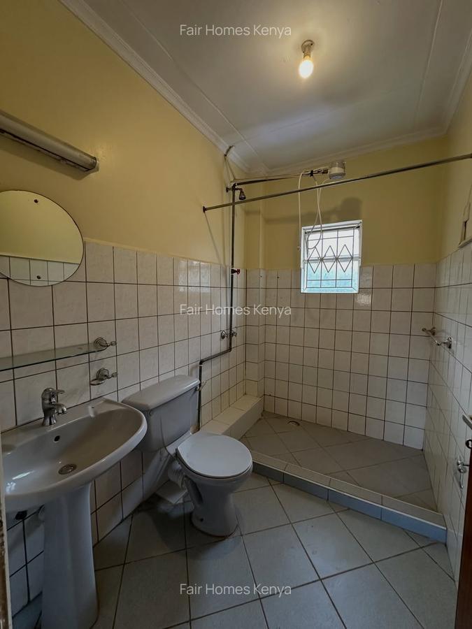 5 Bed Townhouse with En Suite at James Gichuru - 11