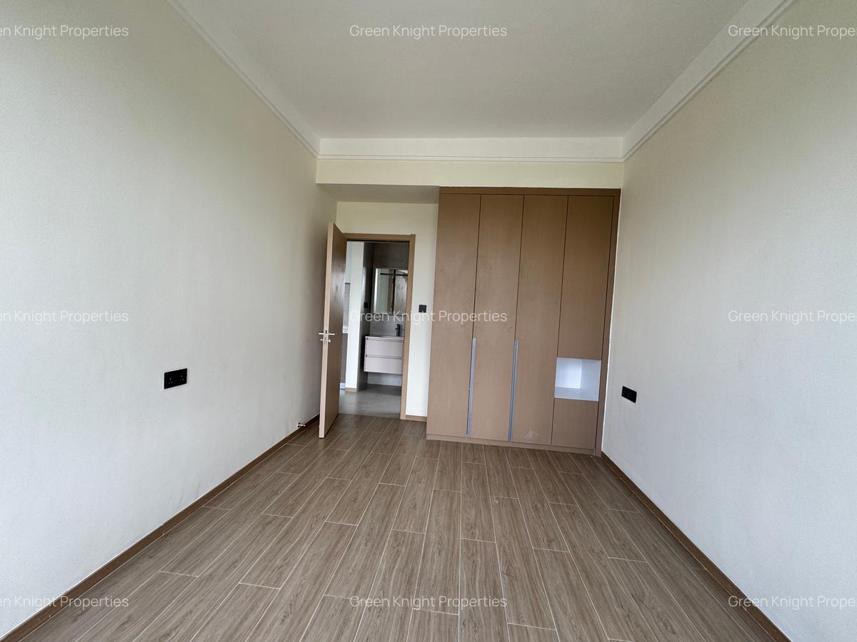 Serviced 2 Bed Apartment with En Suite in Riverside - 11