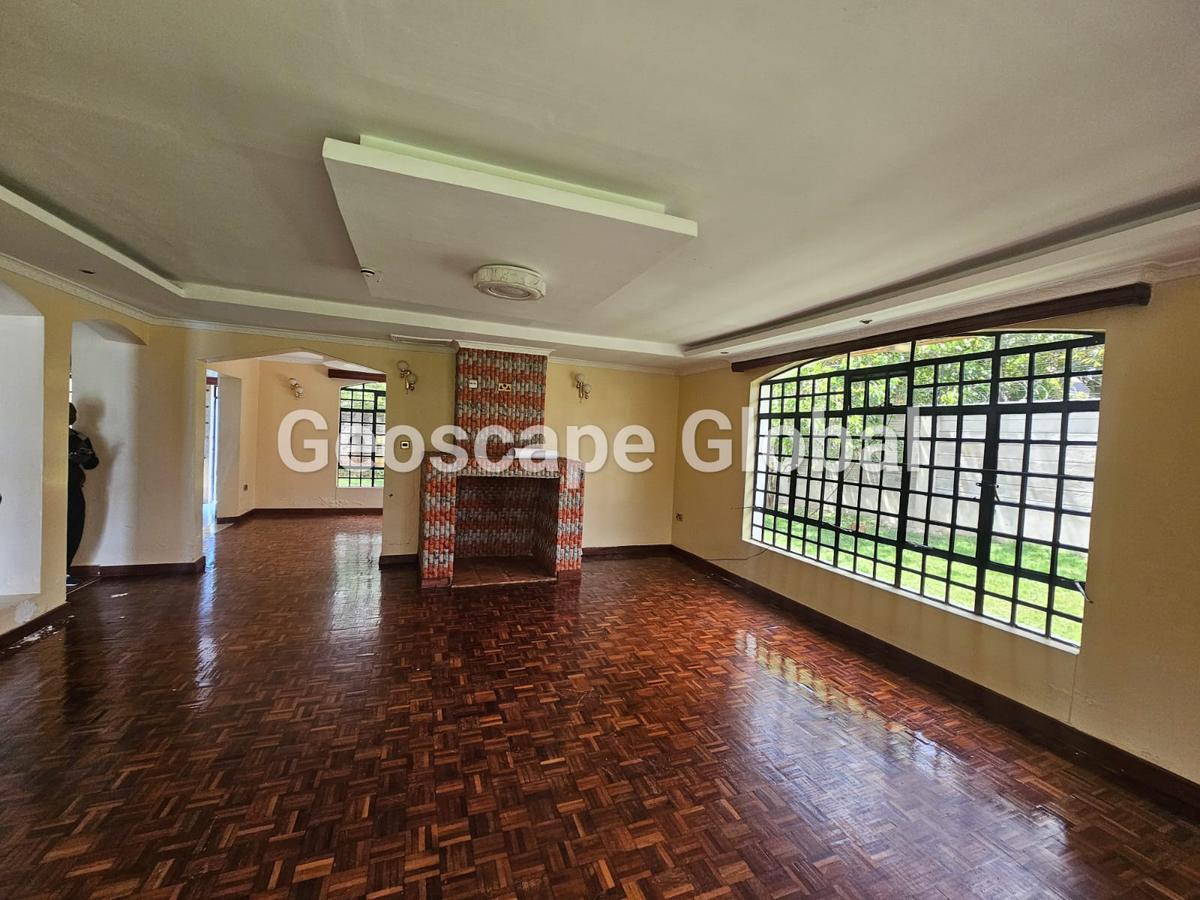 4 Bed House with En Suite in Runda - 11