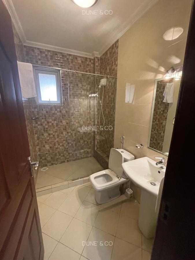 Serviced 2 Bed Apartment with En Suite in Brookside - 15