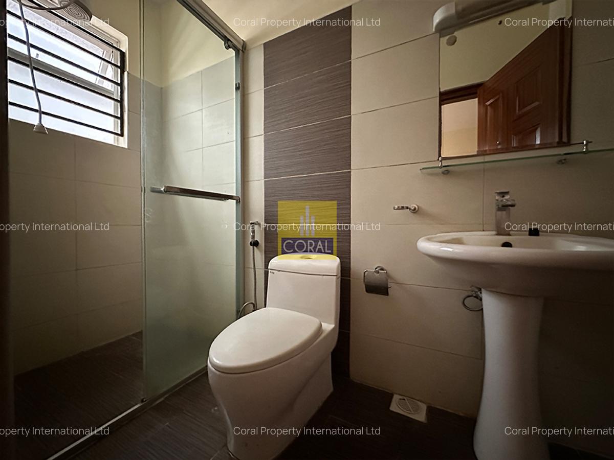 4 Bed Apartment in Parklands - 15