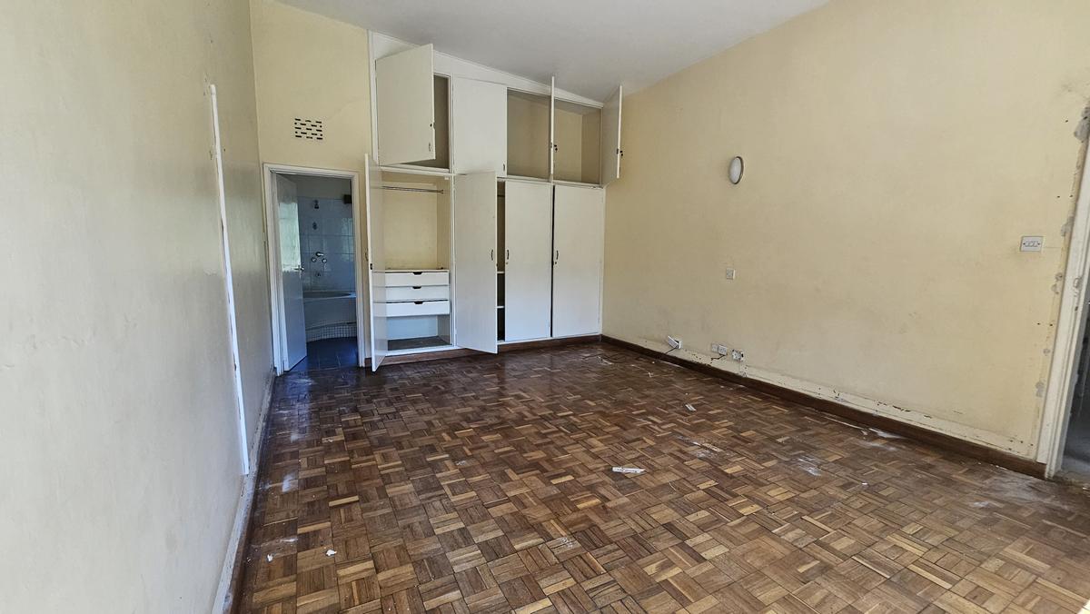 6 Bed House with En Suite at James Gichuru - 5