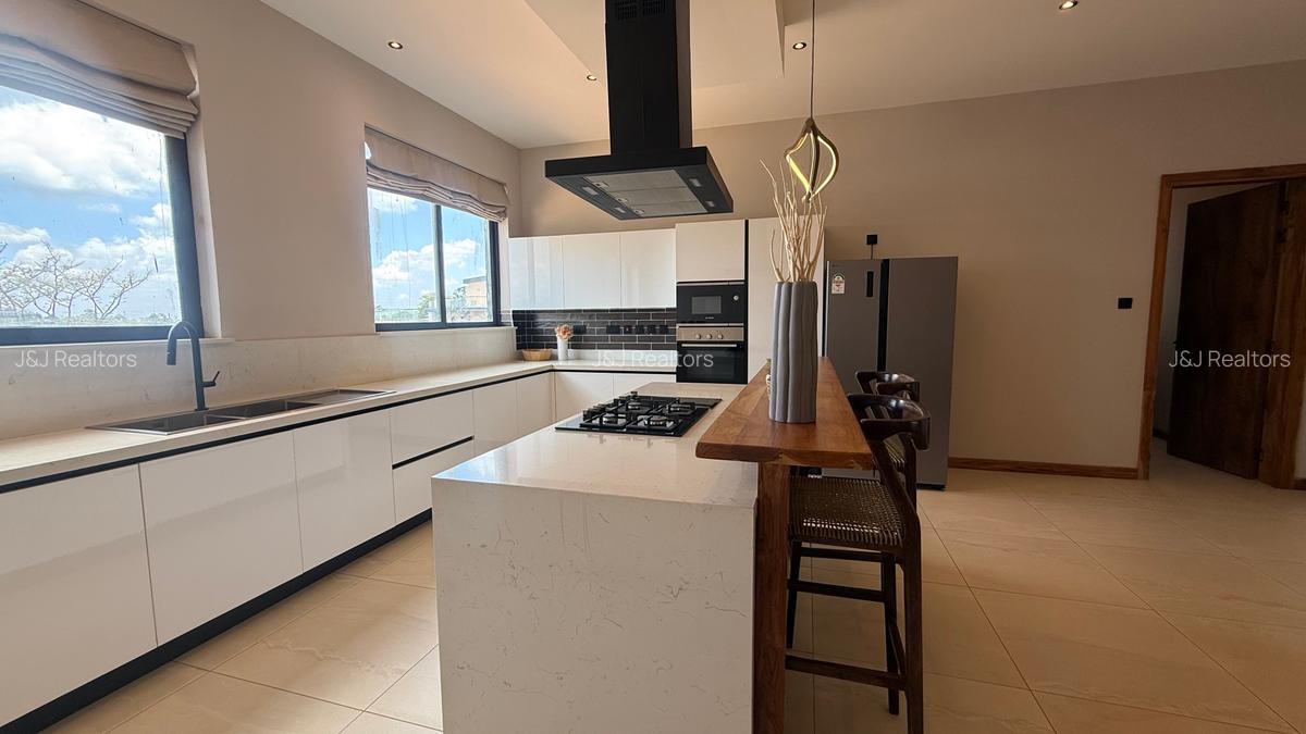 4 Bed Apartment with En Suite in Loresho - 6