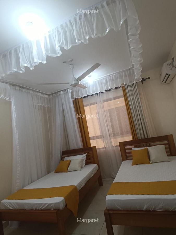 Furnished 2 Bed Apartment with En Suite at 3Rd Avenue Beach Apartment - 5