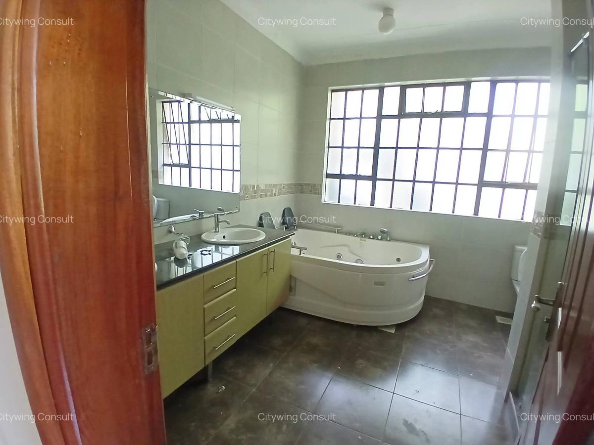 4 Bed House with En Suite at Miotoni - 4