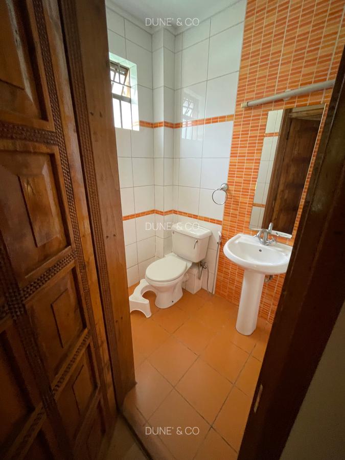 Serviced 3 Bed Apartment with En Suite in Westlands Area - 12