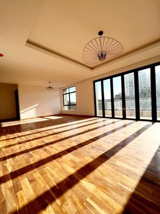 4 Bed House with En Suite at Two Rivers - 2