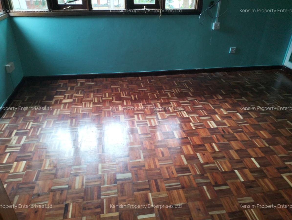 4 Bed Townhouse with En Suite in Lavington - 18