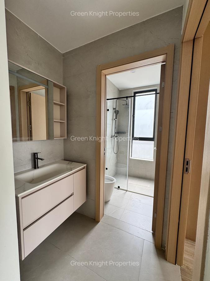 Serviced 2 Bed Apartment with En Suite in Riverside - 12