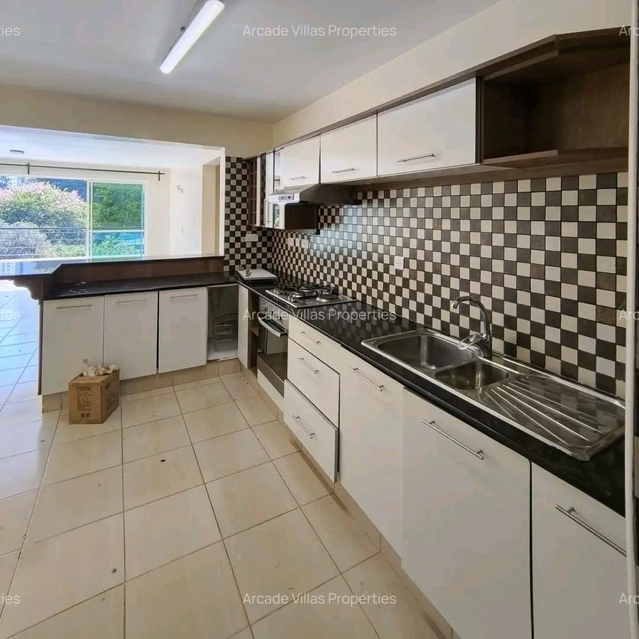 3 Bed Apartment with En Suite in Kileleshwa - 4