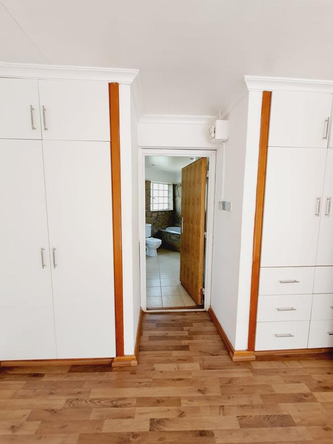 3 Bed House with En Suite at Runda - 12