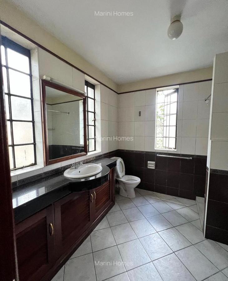 4 Bed House with En Suite in Riara Road - 10