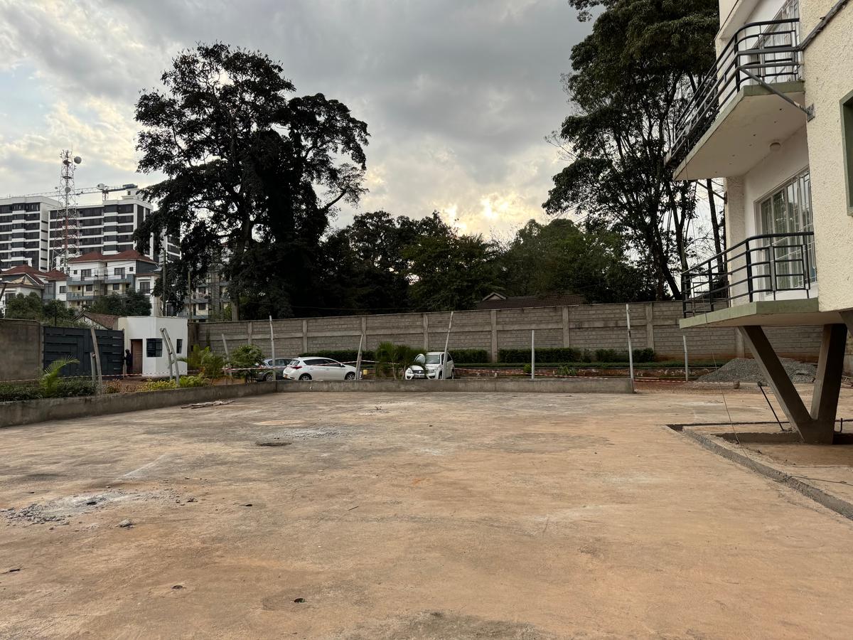 1,600 ft² Office with Service Charge Included in Westlands Area - 12