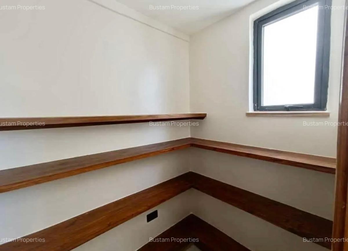 4 Bed Apartment with En Suite in Spring Valley - 4