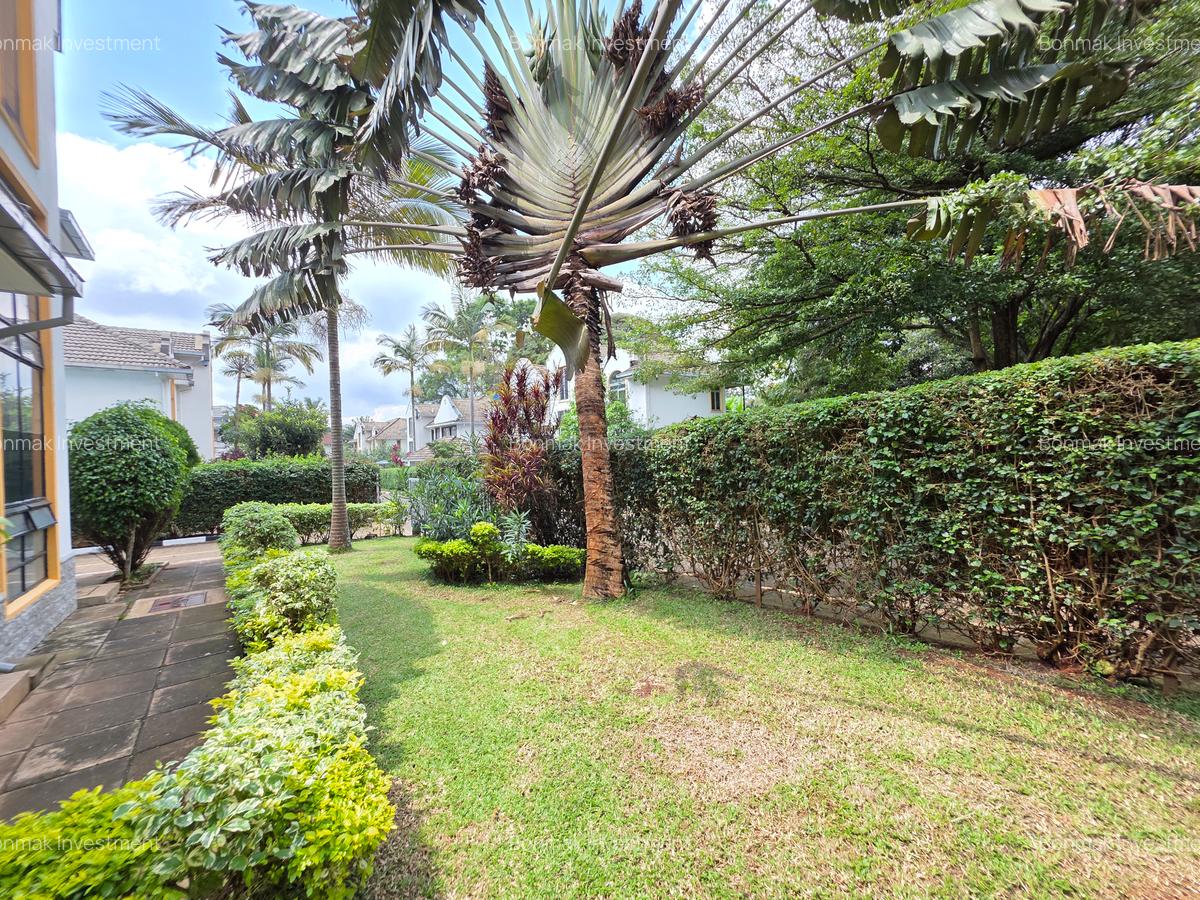 4 Bed Townhouse with En Suite at Lavington Green. - 3