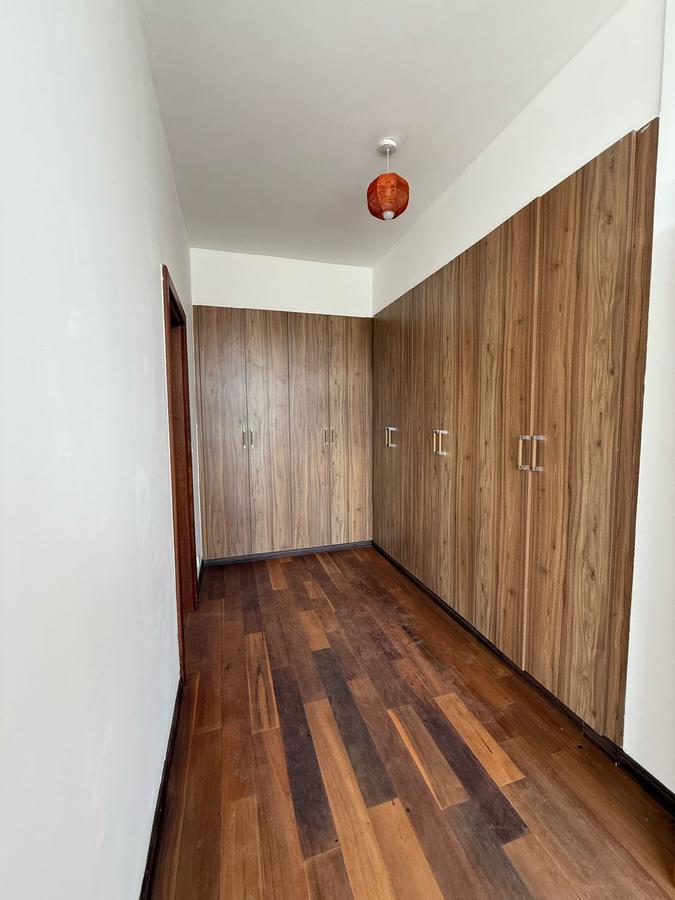 4 Bed Townhouse with En Suite in Lavington - 5