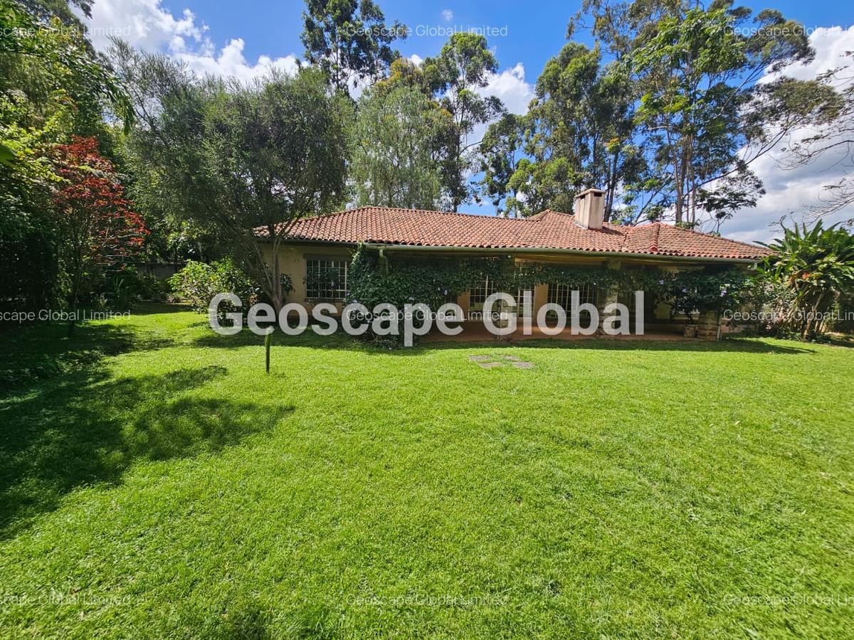 3 Bed House with En Suite in Ridgeways - 14