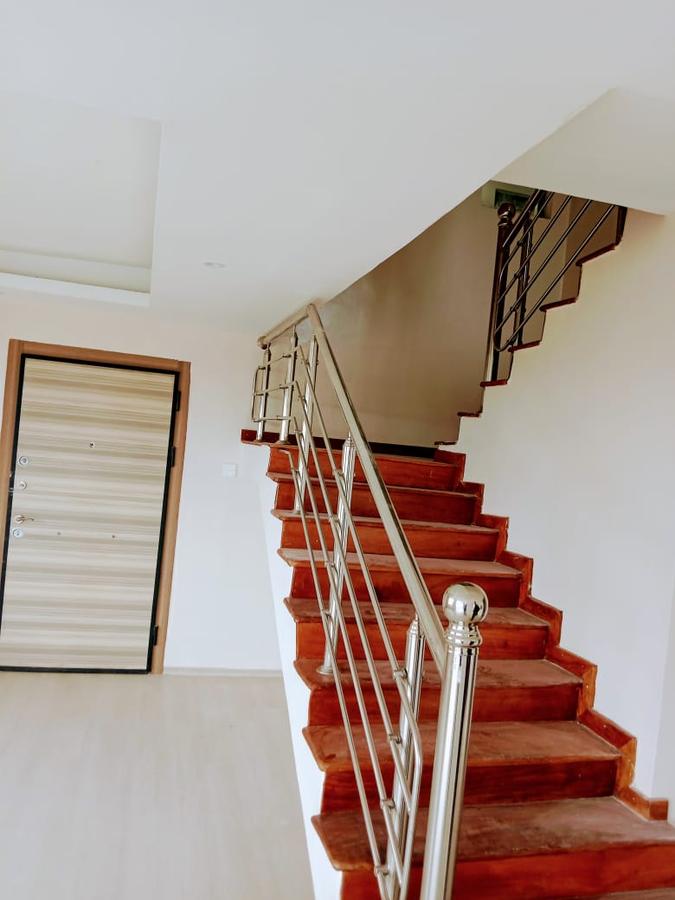 5 Bed Apartment with Backup Generator in Parklands - 1