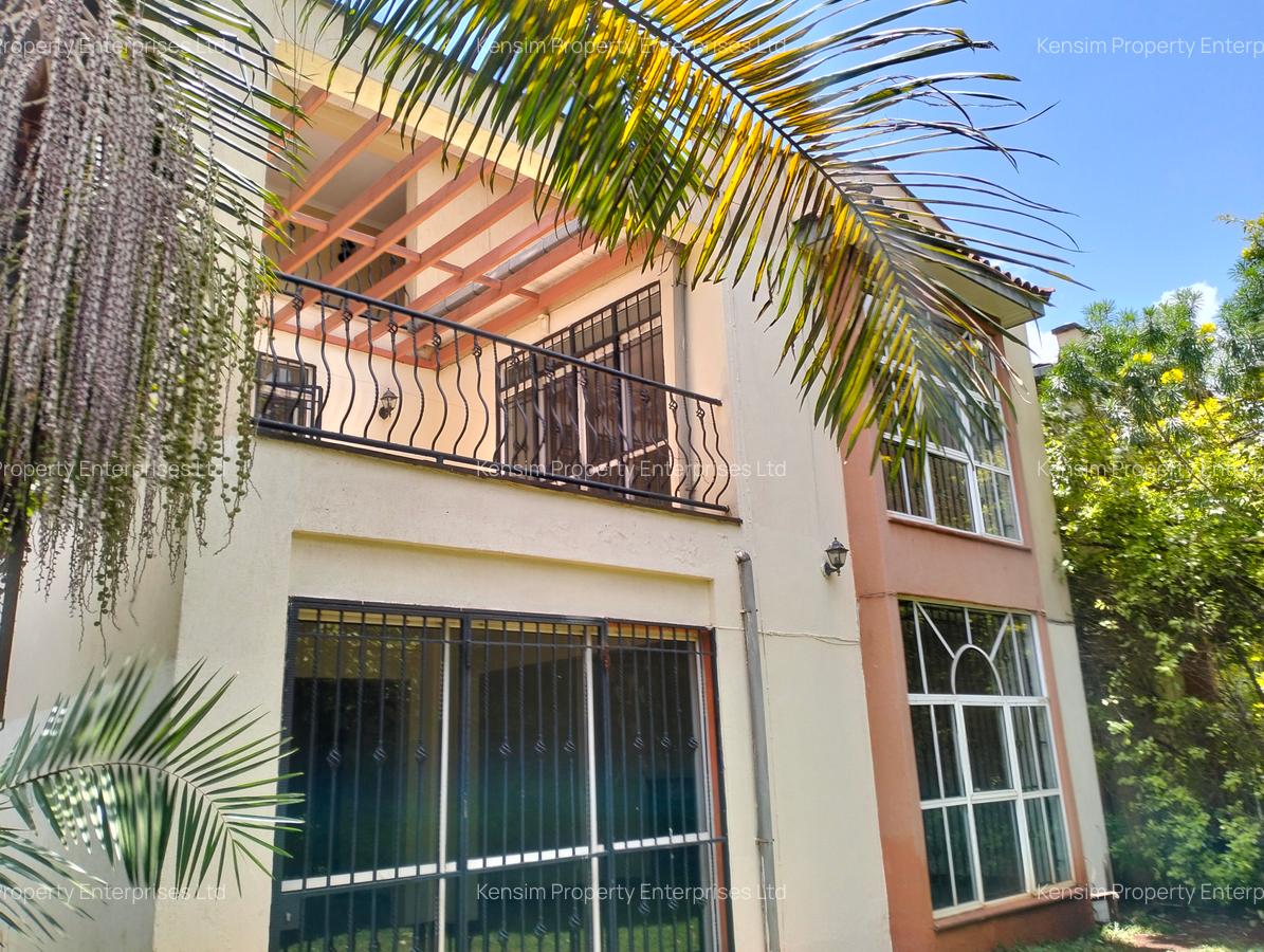 5 Bed Townhouse with En Suite in Brookside - 19