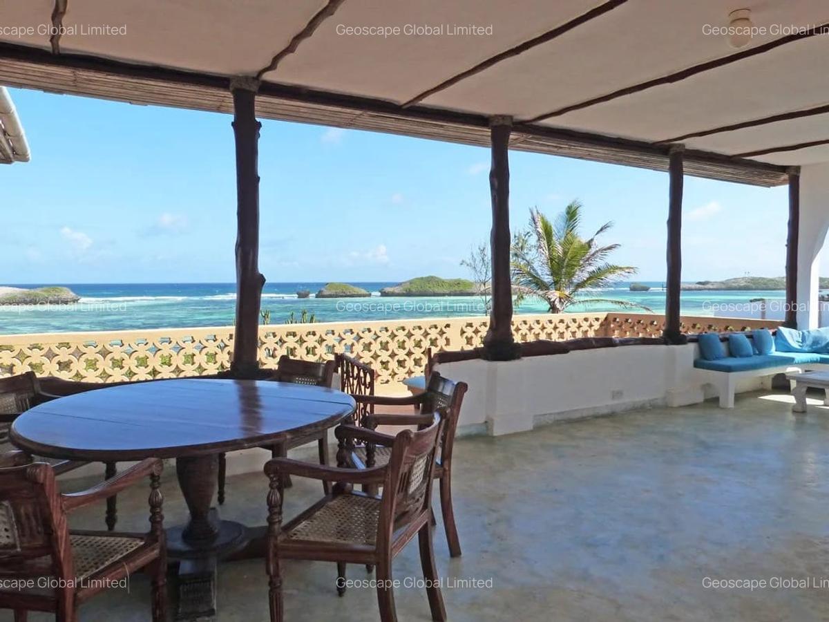 5 Bed House with En Suite in Watamu - 12