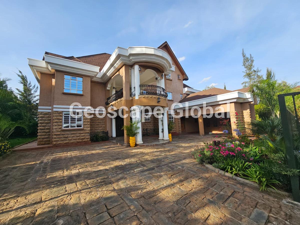 5 Bed House with En Suite in Runda - 2