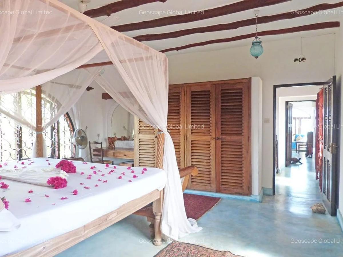 5 Bed House with En Suite in Watamu - 9
